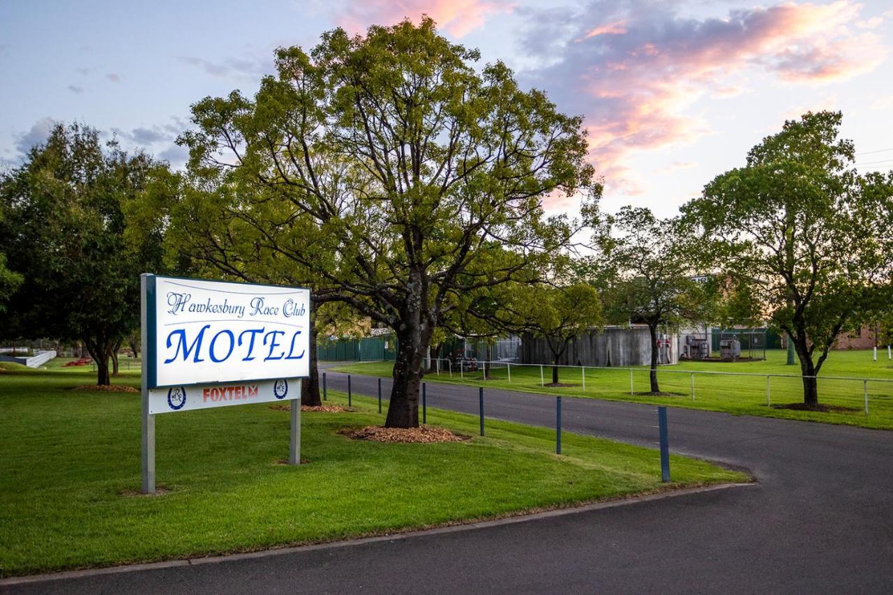 Hawkesbury Race Club Motel Windsor Exterior photo