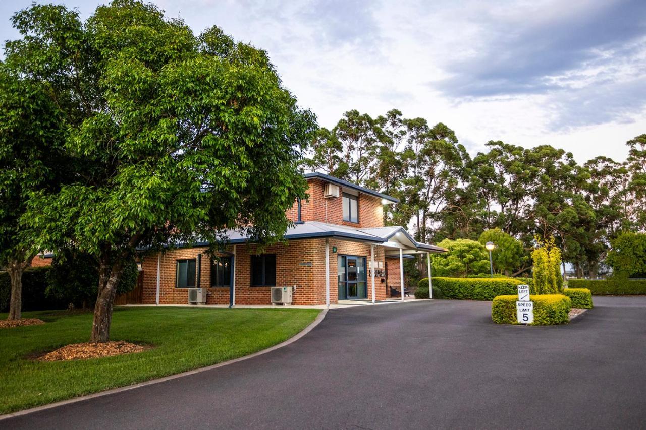 Hawkesbury Race Club Motel Windsor Exterior photo